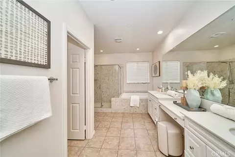Bath - 2876 E Via Terrano, Ontario, CA 91764 photo 3 of 6