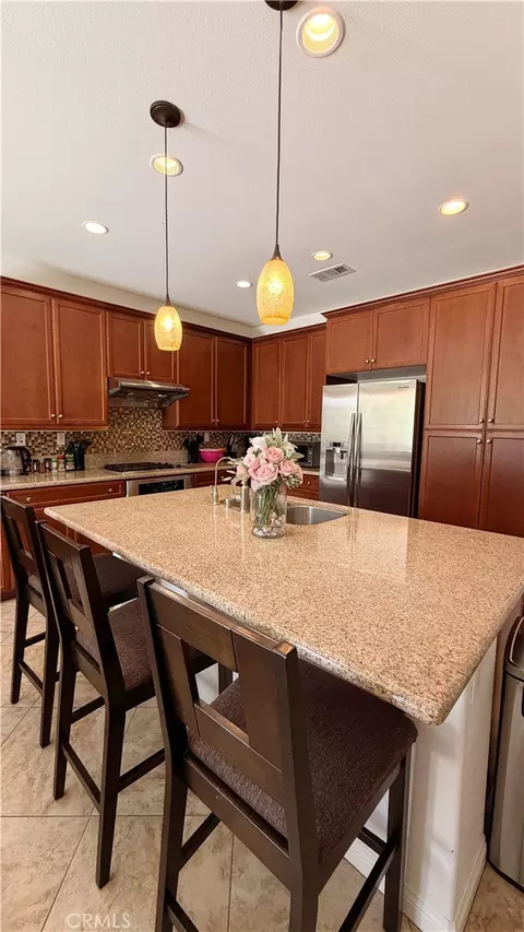 7143 Leighton Dr, Eastvale, CA 92880