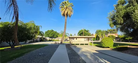 Exterior - 326 E 7th, San Jacinto, CA 92583 photo 3 of 5