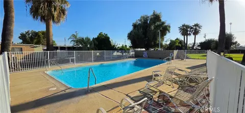 Exterior - 326 E 7th, San Jacinto, CA 92583 photo 5 of 5