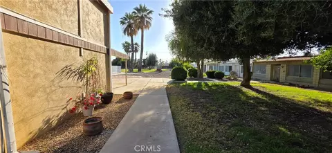 Exterior - 326 E 7th, San Jacinto, CA 92583 photo 4 of 5