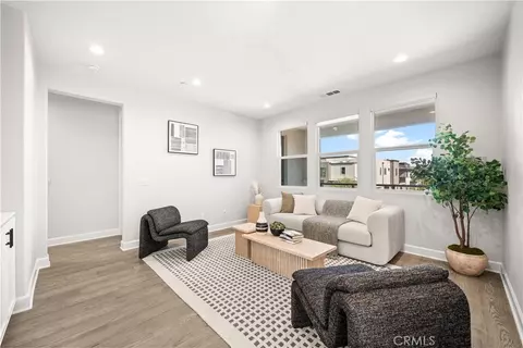 Living - 133 Chant, Irvine, CA 92618 photo 6 of 8
