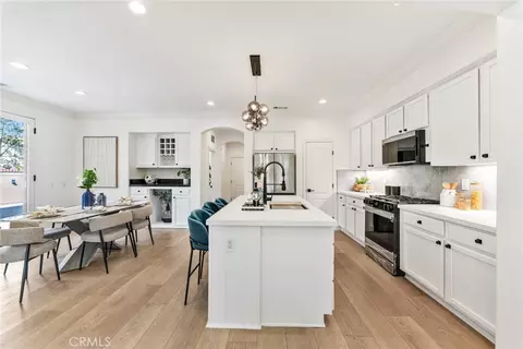 Kitchen - 100 Alhambra, Irvine, CA 92620 photo 3 of 4