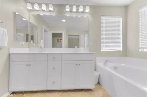 Bath - 8836 Banyan Ave, Montclair, CA 91763 photo 5 of 6