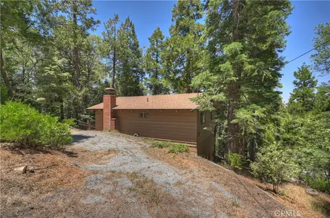 Exterior - 28976 Alder Ter, Cedar Glen, CA 92321 photo 2 of 2