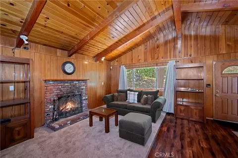 Living - 28976 Alder Ter, Cedar Glen, CA 92321 photo 2 of 3