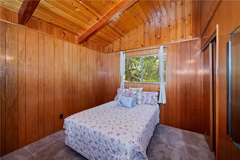 Bedroom - 28976 Alder Ter, Cedar Glen, CA 92321 photo 1 of 6