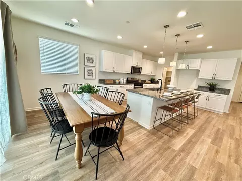 Kitchen - 36288 Firelight Cir, Wildomar, CA 92595 photo 6 of 7