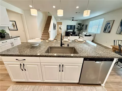 Kitchen - 36288 Firelight Cir, Wildomar, CA 92595 photo 5 of 7