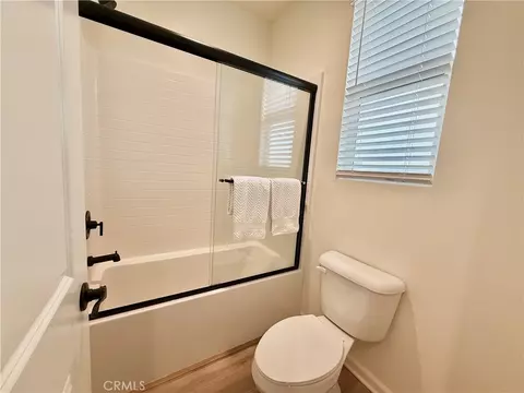 Bath - 36288 Firelight Cir, Wildomar, CA 92595 photo 8 of 8