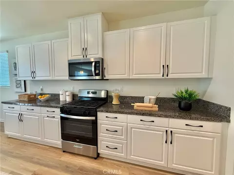 Kitchen - 36288 Firelight Cir, Wildomar, CA 92595 photo 4 of 7