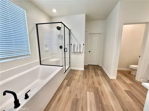 Bath - 36288 Firelight Cir, Wildomar, CA 92595 photo 3 of 8