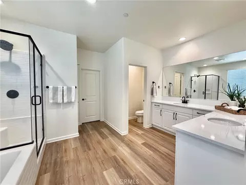 Bath - 36288 Firelight Cir, Wildomar, CA 92595 photo 2 of 8