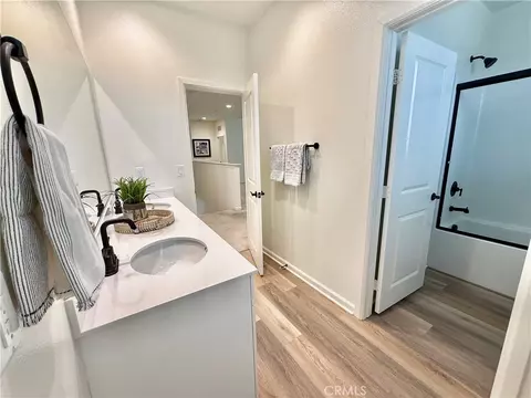 Bath - 36288 Firelight Cir, Wildomar, CA 92595 photo 7 of 8