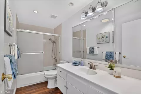 Bath - 4541 Lyme Bay, Oxnard, CA 93035 photo 2 of 2