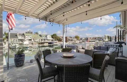 4541 Lyme Bay, Oxnard, CA 93035
