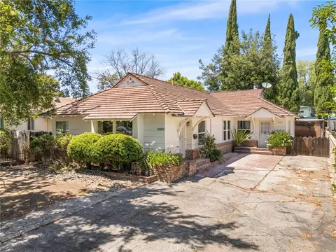 10559 Camarillo, Toluca Lake, CA 91602