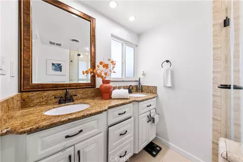 Bath - 1301 W Roberta, Fullerton, CA 92833 photo 3 of 4