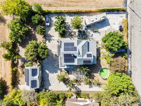 850 E Columbia, Pomona, CA 91767