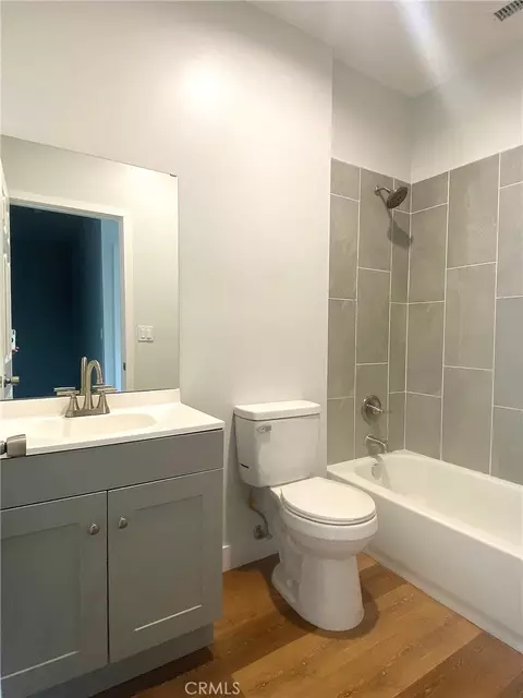 Bath - 300 E Alhambra Rd #E, Alhambra, CA 91801 photo 2 of 3