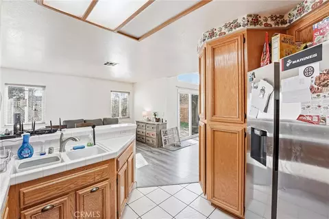 Kitchen - 7639 Hillhurst, Riverside, CA 92508 photo 5 of 5