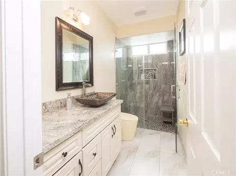 Bath - 7505 Blue Mist Ct, Fontana, CA 92336 photo 6 of 10
