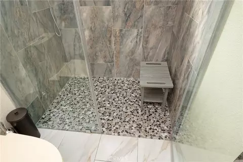 Bath - 7505 Blue Mist Ct, Fontana, CA 92336 photo 8 of 10
