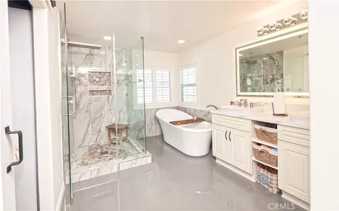 Bath - 7505 Blue Mist Ct, Fontana, CA 92336 photo 1 of 10