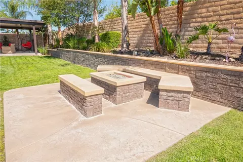 Exterior - 7505 Blue Mist Ct, Fontana, CA 92336 photo 6 of 12