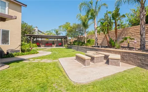 Exterior - 7505 Blue Mist Ct, Fontana, CA 92336 photo 5 of 12