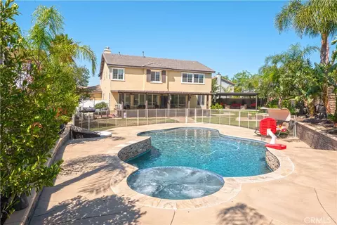 Exterior - 7505 Blue Mist Ct, Fontana, CA 92336 photo 10 of 12