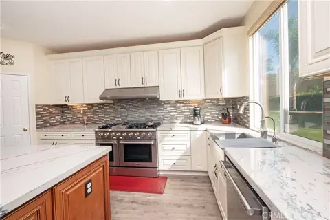 Kitchen - 7505 Blue Mist Ct, Fontana, CA 92336 photo 2 of 4