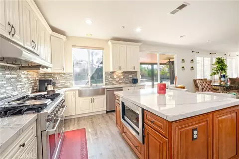 Kitchen - 7505 Blue Mist Ct, Fontana, CA 92336 photo 4 of 4