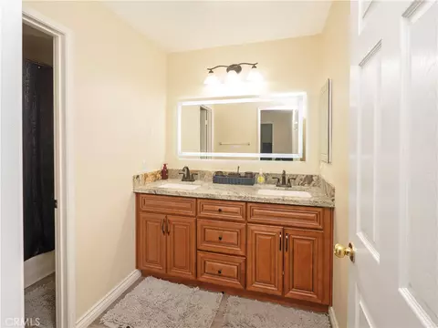 Bath - 7505 Blue Mist Ct, Fontana, CA 92336 photo 10 of 10