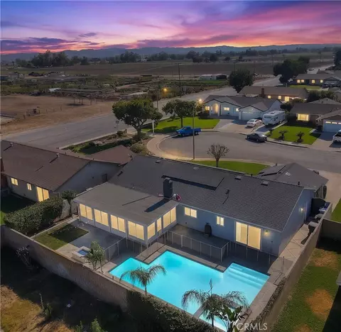 View/Area - 2939 S Pinehurst Ct, Ontario, CA 91761 photo 2 of 7