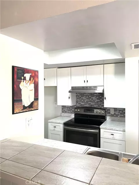 3408 20th St, Highland, CA 92346