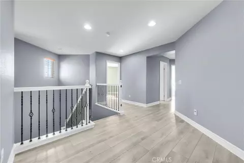 Entry Way - 519 Cedarbrook Ln, Corona, CA 92879 photo 2 of 3