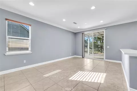 Living - 519 Cedarbrook Ln, Corona, CA 92879 photo 9 of 12