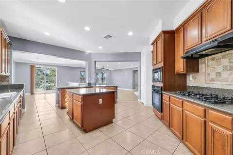 Kitchen - 519 Cedarbrook Ln, Corona, CA 92879 photo 2 of 3