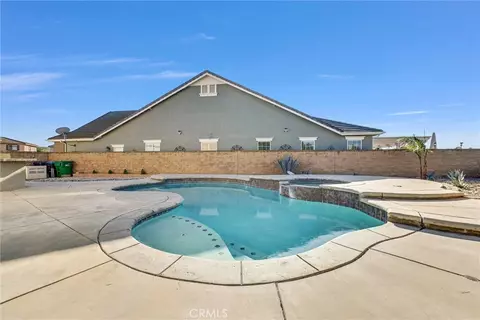 Exterior - 519 Cedarbrook Ln, Corona, CA 92879 photo 3 of 5