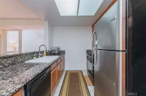 Kitchen - 501 E Del Mar Blvd #312, Pasadena, CA 91101 photo 2 of 3