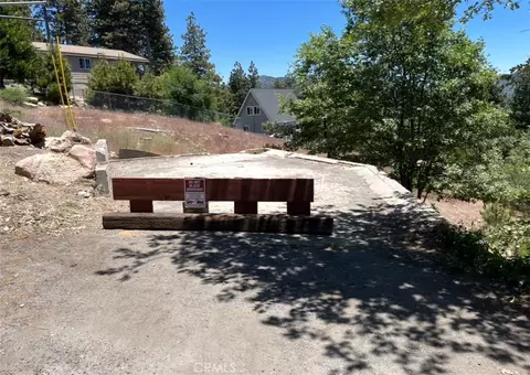 31533 Circle View Dr, Running Springs, CA 92382 photo 3