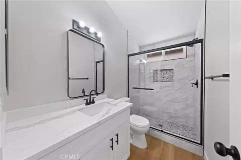 Bath - 1699 Glenview Dr, Perris, CA 92571 photo 1 of 2