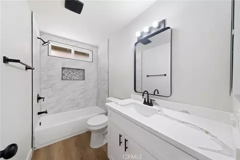 Bath - 1699 Glenview Dr, Perris, CA 92571 photo 2 of 2