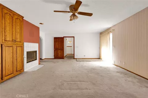 Living - 18588 Kamana, Apple Valley, CA 92307 photo 6 of 8