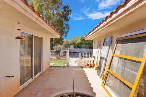 Exterior - 18588 Kamana, Apple Valley, CA 92307 photo 2 of 5