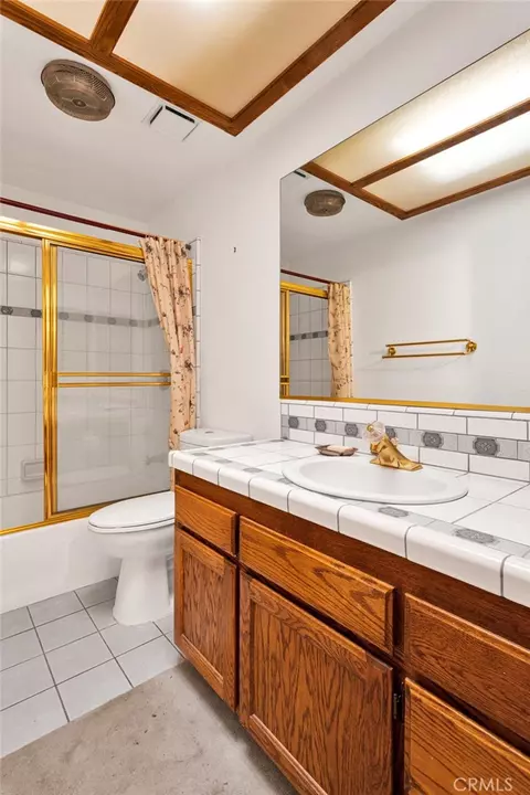 Bath - 18588 Kamana, Apple Valley, CA 92307 photo 2 of 7