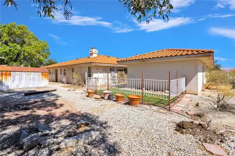 Exterior - 18588 Kamana, Apple Valley, CA 92307 photo 5 of 5