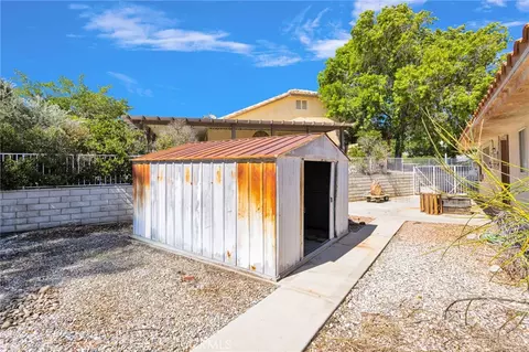 Exterior - 18588 Kamana, Apple Valley, CA 92307 photo 3 of 5