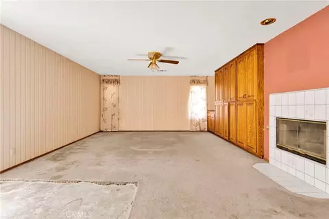 Living - 18588 Kamana, Apple Valley, CA 92307 photo 5 of 8